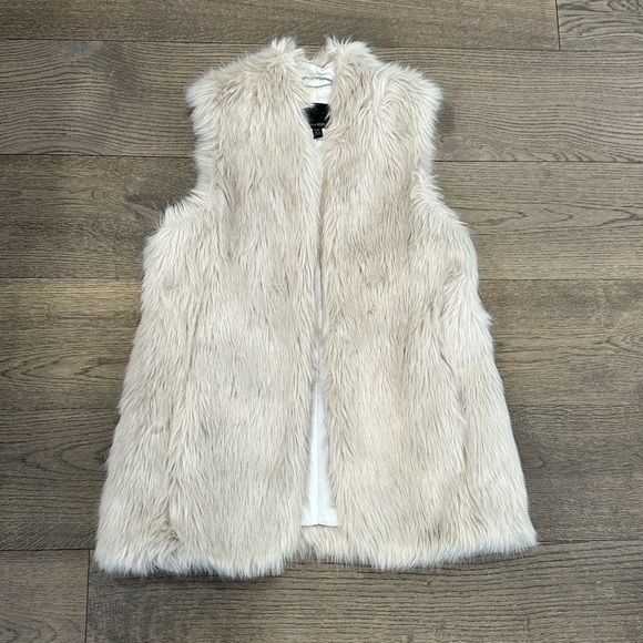 Banana Republic | Cream Faux Shearling Vest | Size Extra Small - Picture 2 of 5